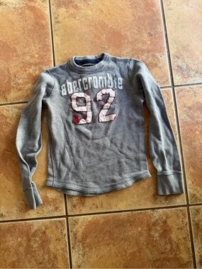 Abercrombie M boy shirt